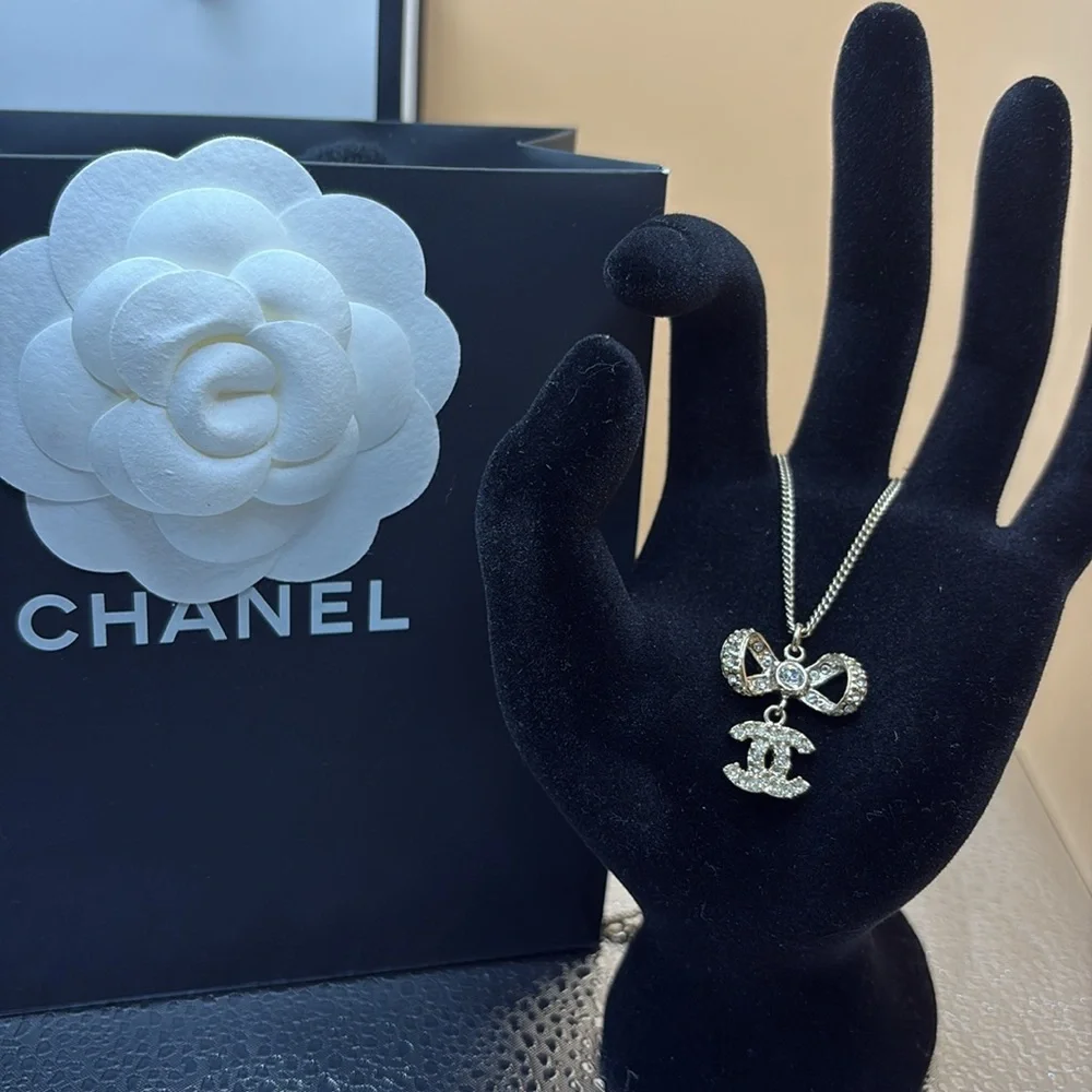 Auth🔥CHANEL  Crystal Bow Necklace🌸W /Free COA / Chanel Box -EUC-